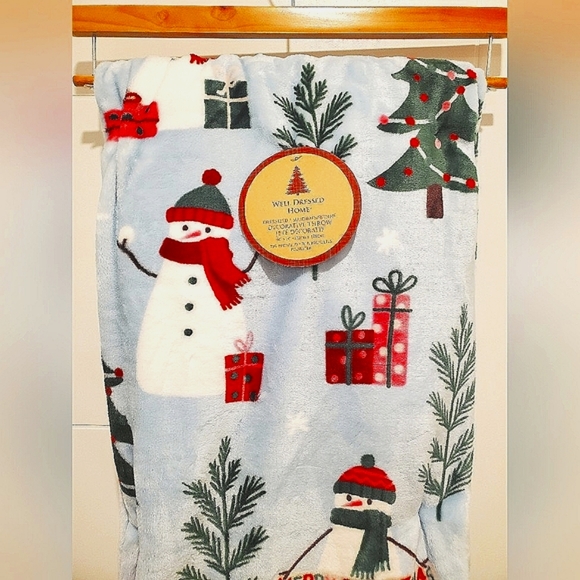 NEW Blue Snowman Merry Christmas Soft Plush Oversized Decorative Throw Blanket - Picture 4 of 8